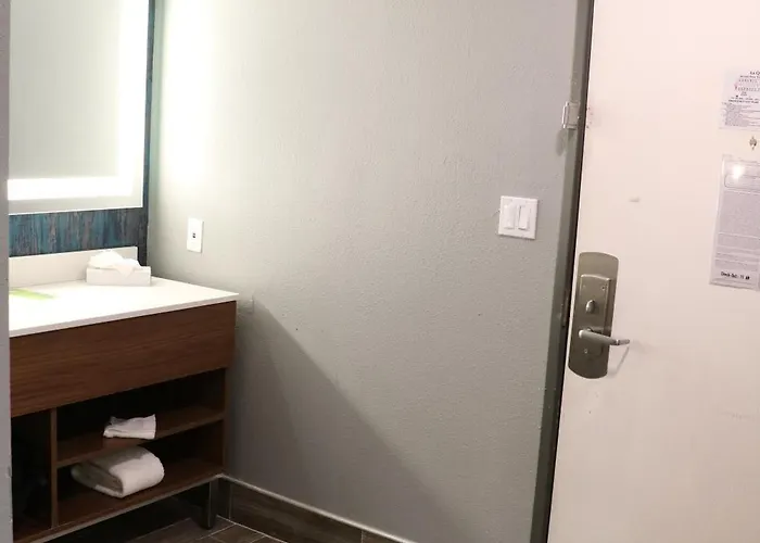 Hotel La Quinta By Wyndham Chicago 3*